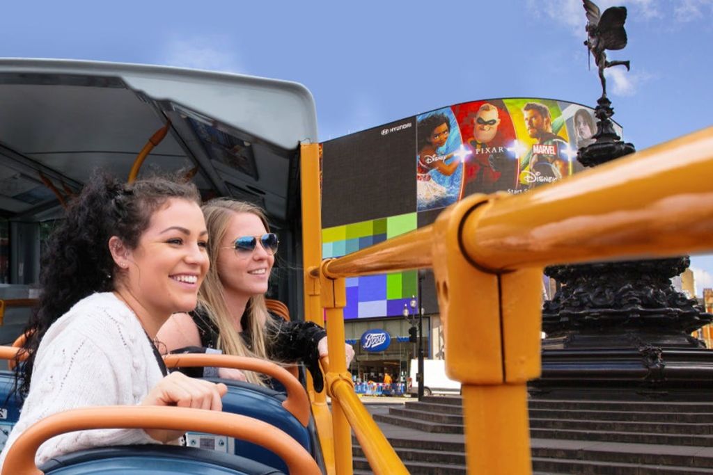 승하차 가능한 런던 버스