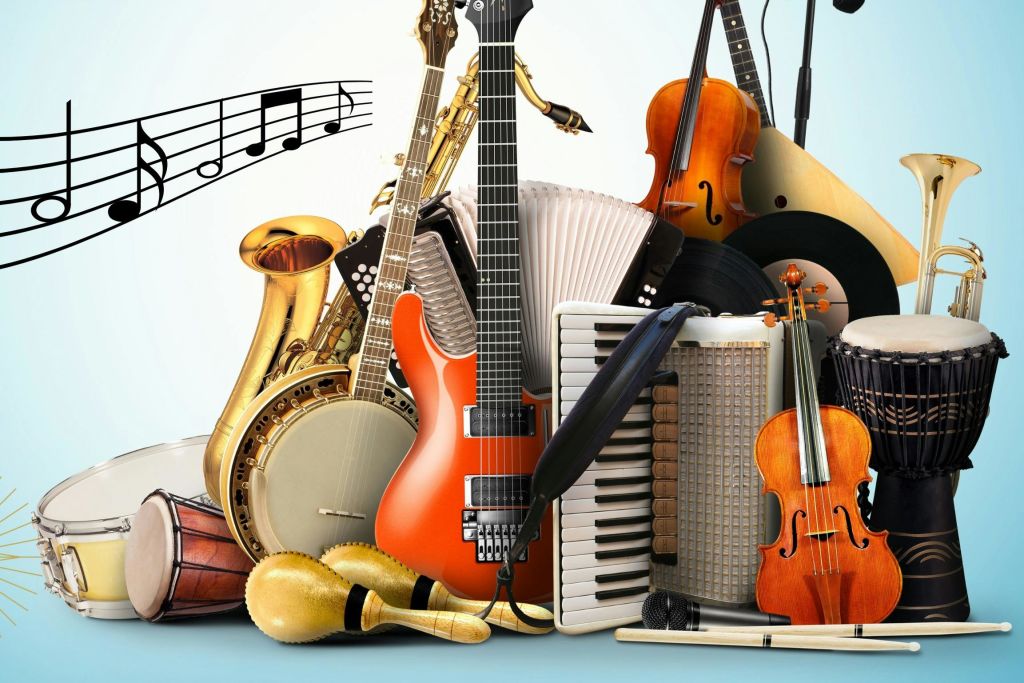 축제 분위기를 만끽하는 크루즈