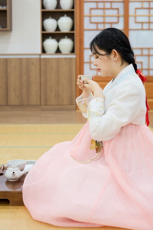[Daegu] Mindful Korean Tea Ceremony & Hanbok Experience
