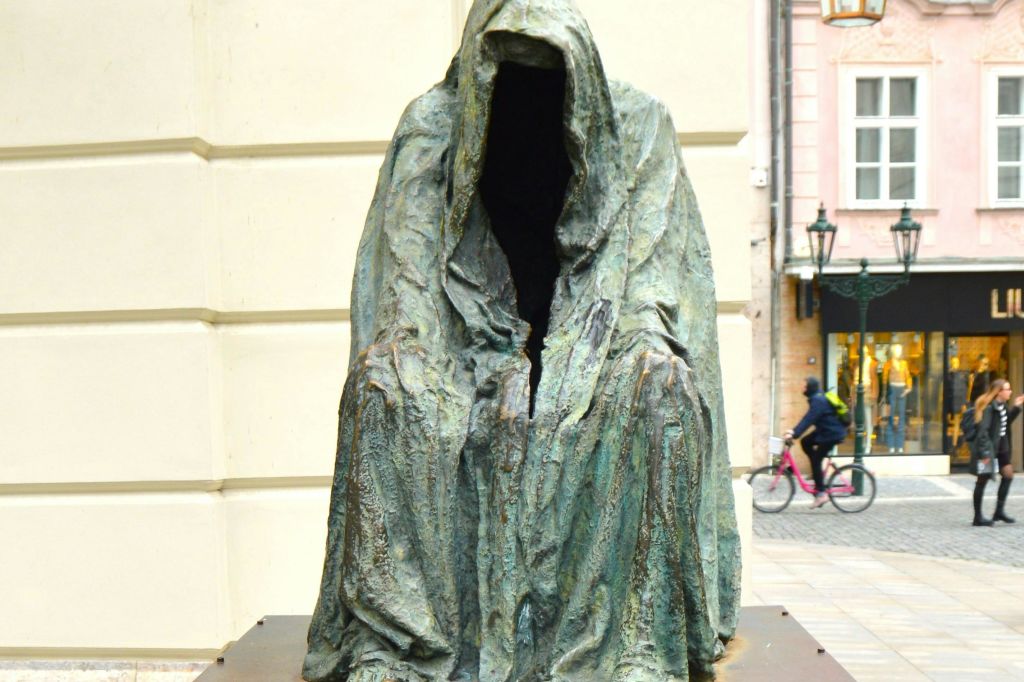 동상과 관련된 이야기에 대해 알아보세요.