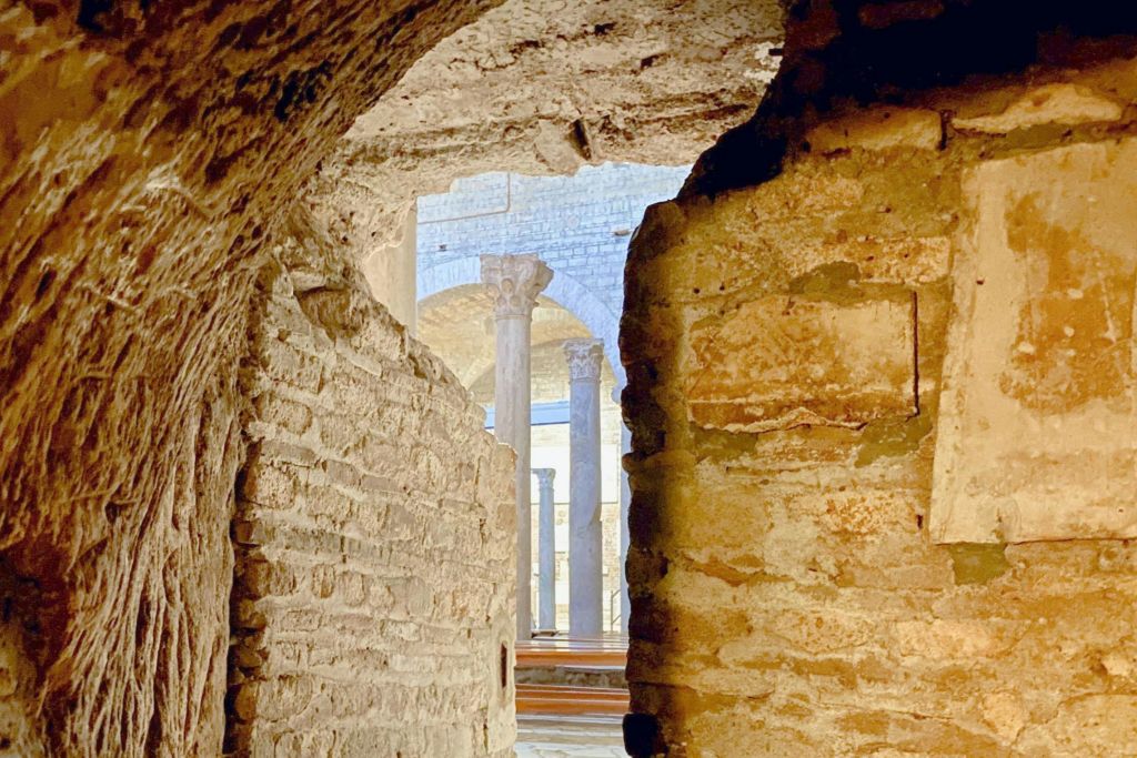 미로에서 바라본 대성당