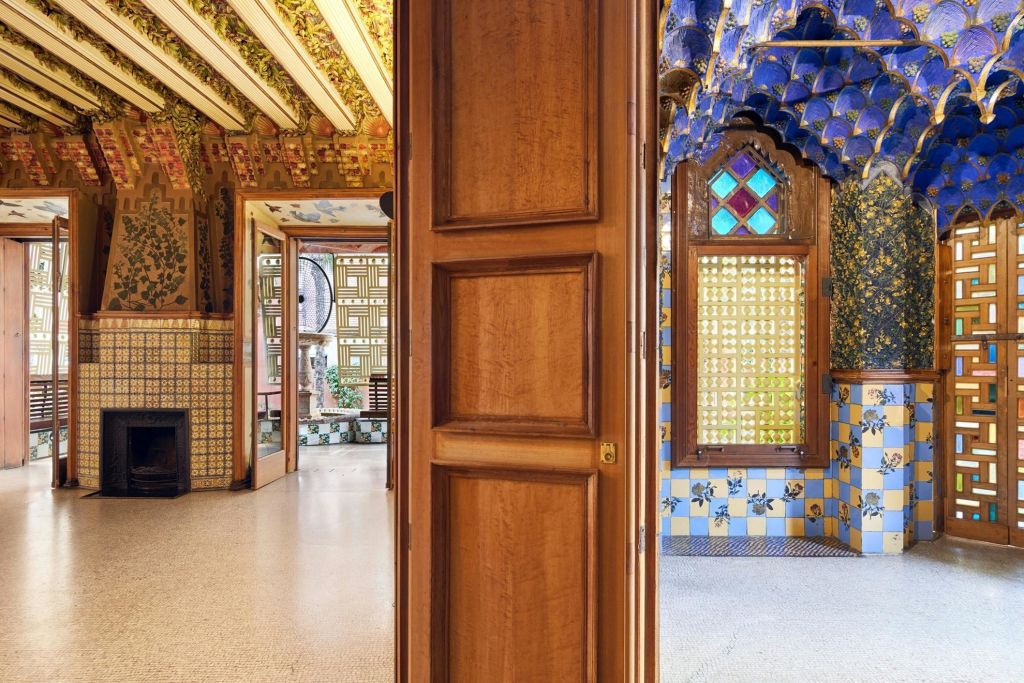 방문객이 없는 집의 내부 이미지.