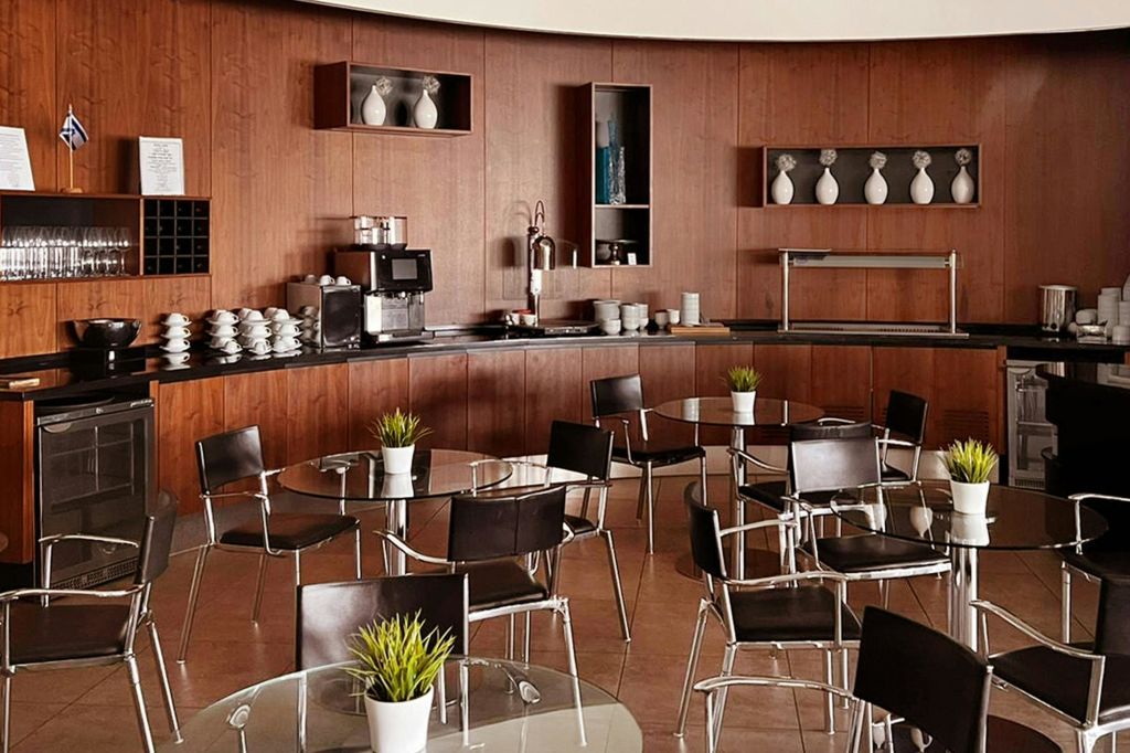 플라자 프리미엄 그룹의 블러쉬 라운지 (출발, 터미널 4)