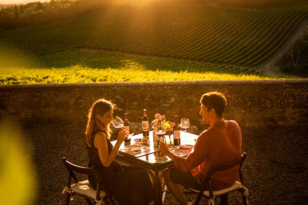 테라스에서 즐기는 와인 테이스팅