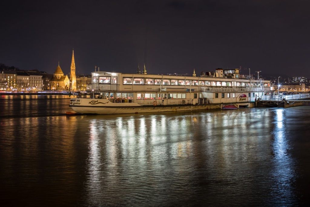 Gróf Széchenyi Ship