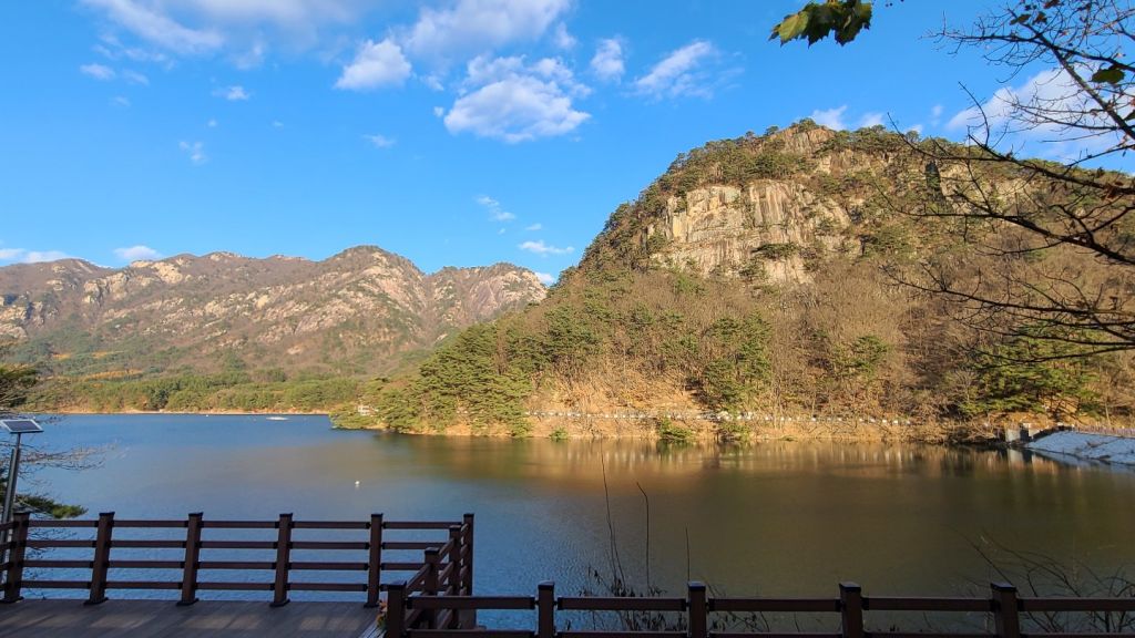 산정 호수 둘레길