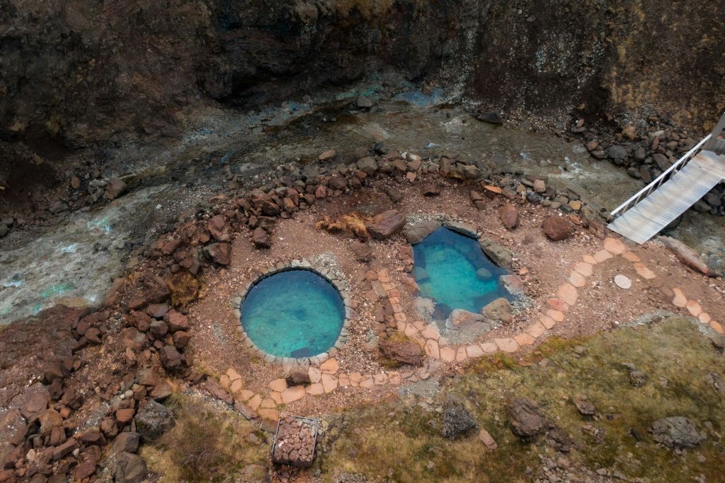 계단에서 협곡으로 목욕하기