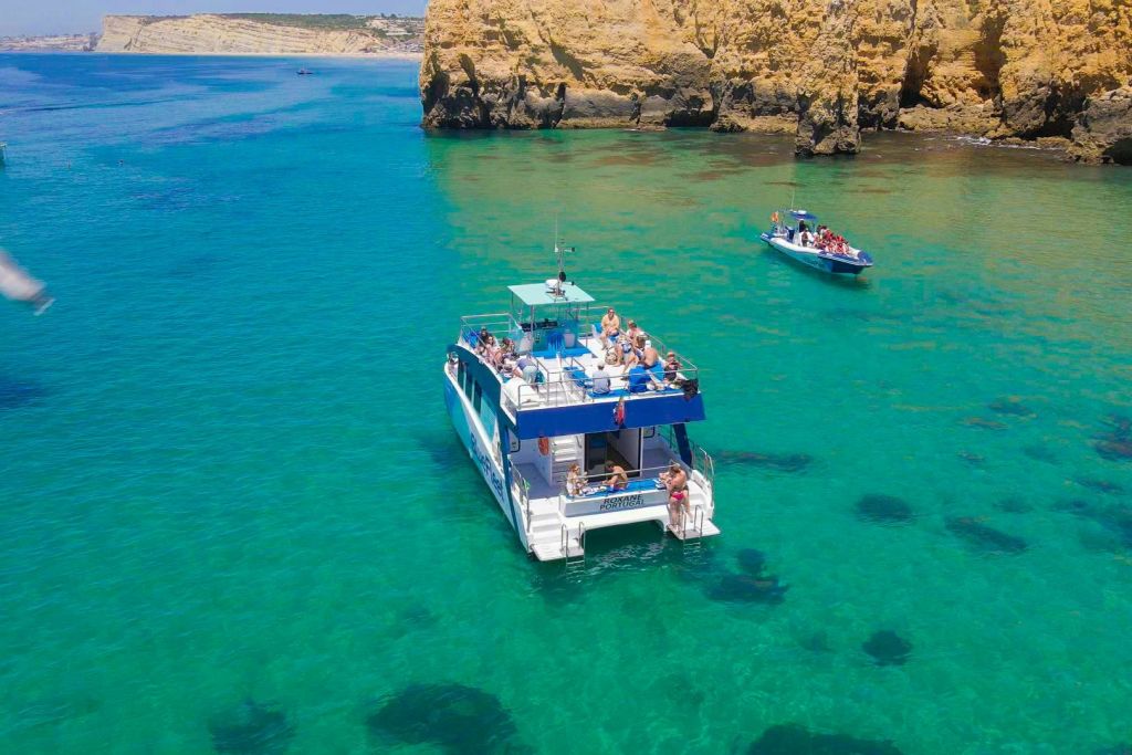 라호스 해안에서 즐기는 크루즈