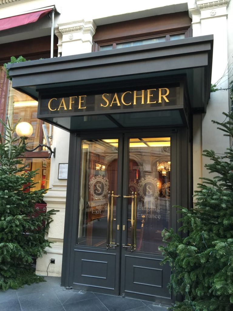 Webers Backstube & Caféhaus Gmbh Fischbach 카페자허 비엔나 점