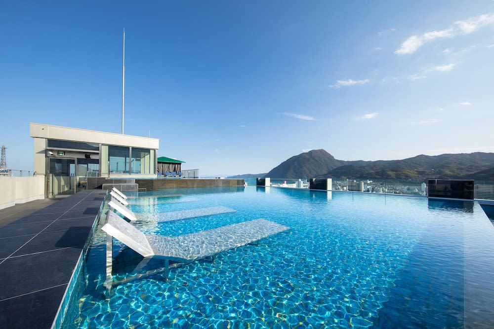 아마넥 벳푸 유라리