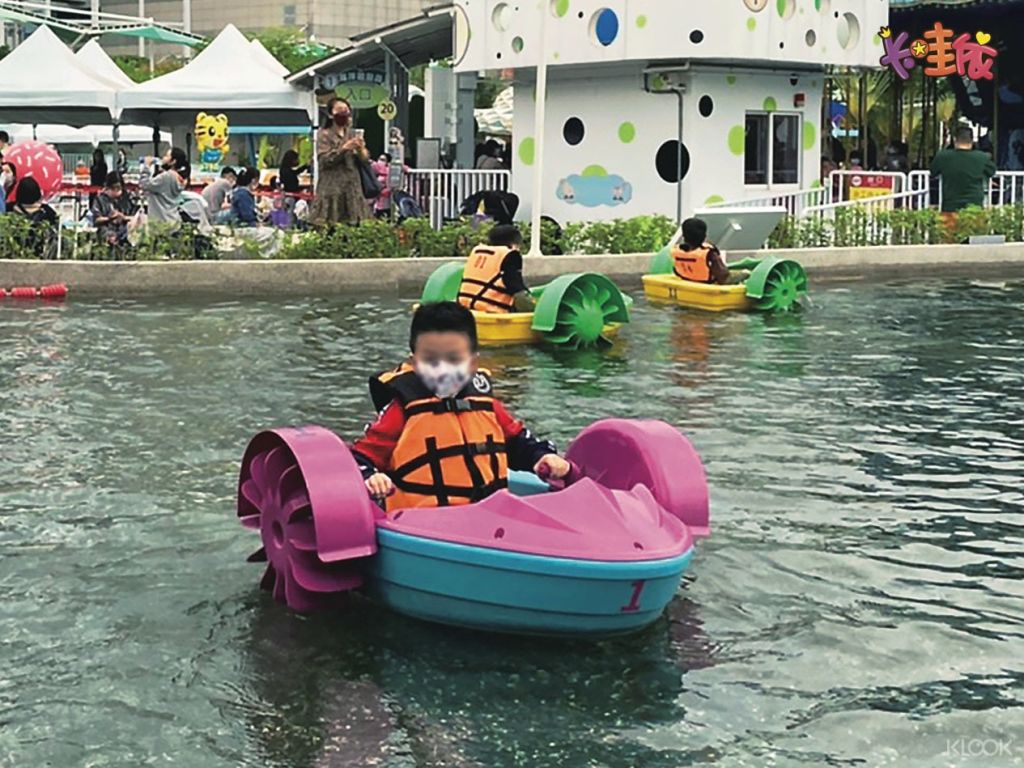 A3 핸드보트｜어린이가 구명조끼를 착용하고 물에 빠지지 않도록 하는 핸드보트 시설이므로 안심하고 체험할 수 있습니다!