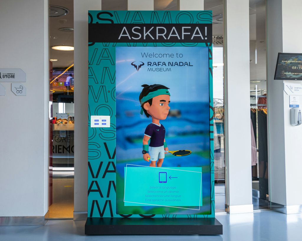 방문객이 라파에게 질문하고 그의 아바타가 대답하는 환상적인 Ask Rafa 게임.