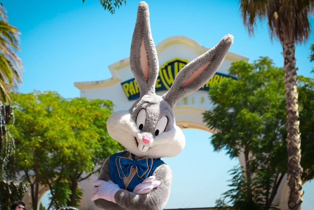 입구의 Looney Tunes 캐릭터