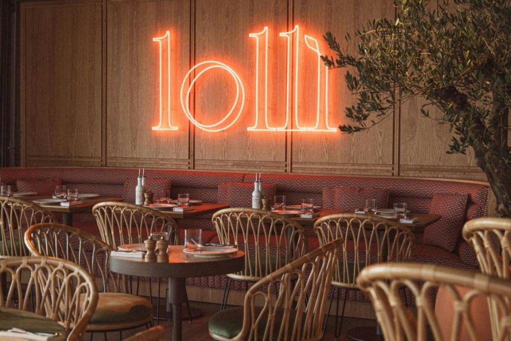 전망 좋은 층에 있는 롤리 레스토랑 52