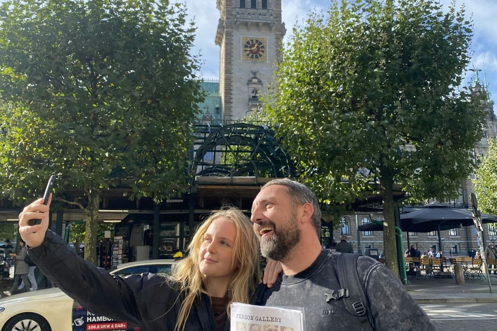 시청 앞은 여전히 행복합니다