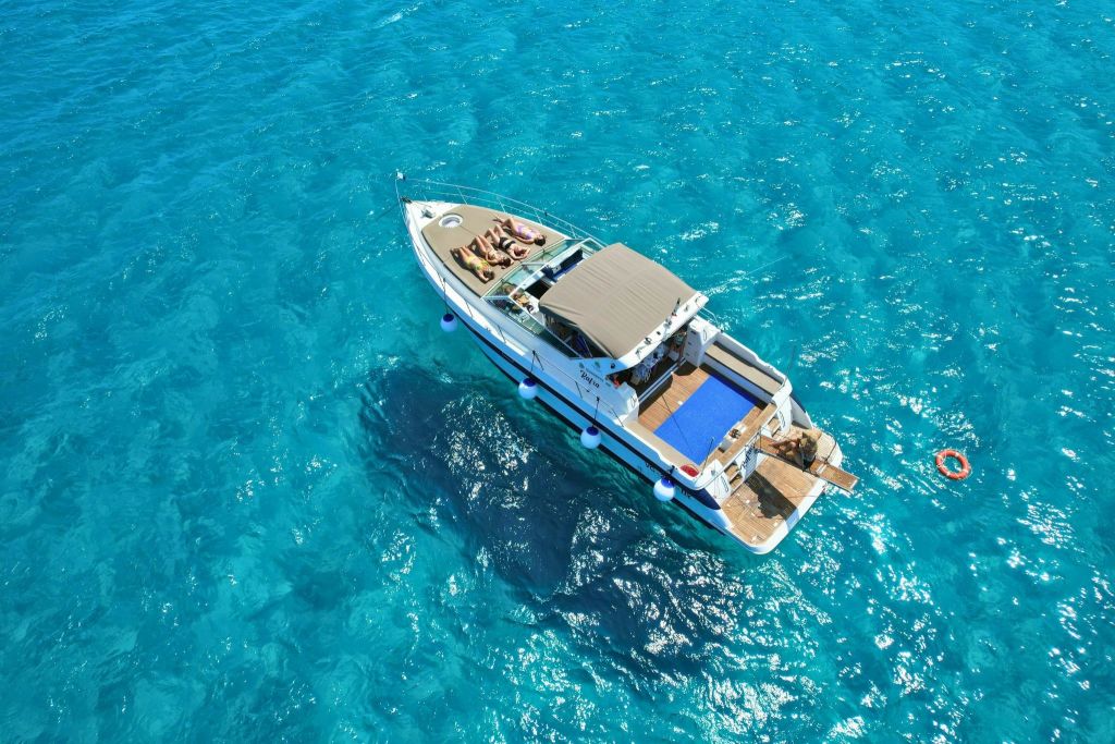 파비냐나와 레반초 보트 투어