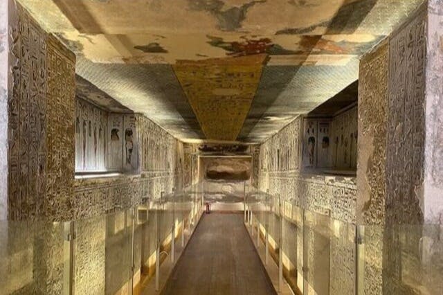 룩소르 성전 내부