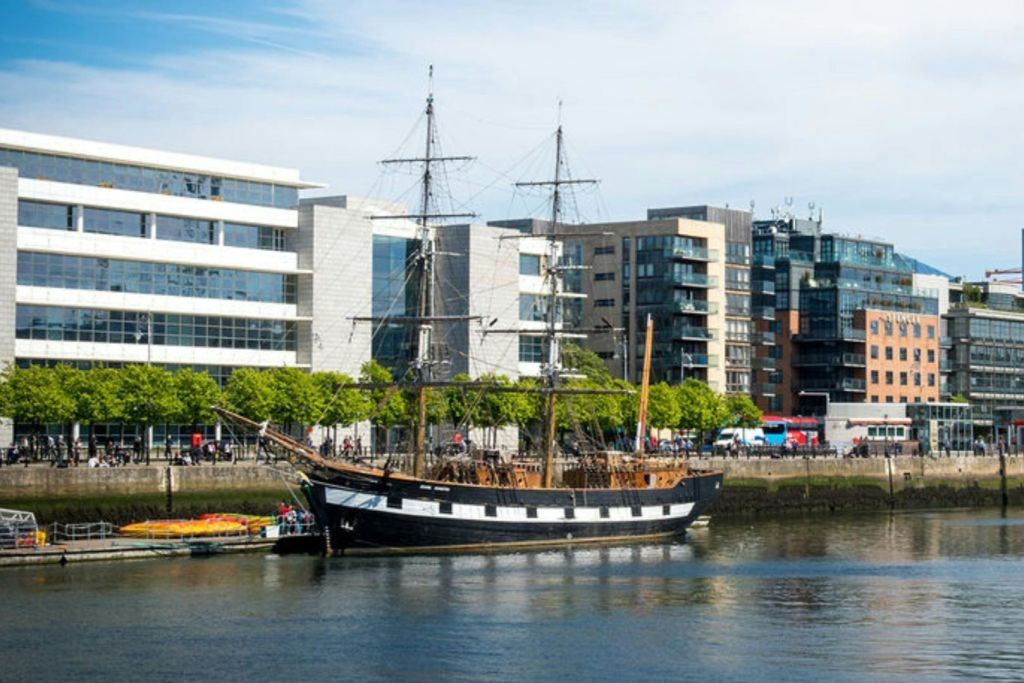 지니 존스턴의 외관