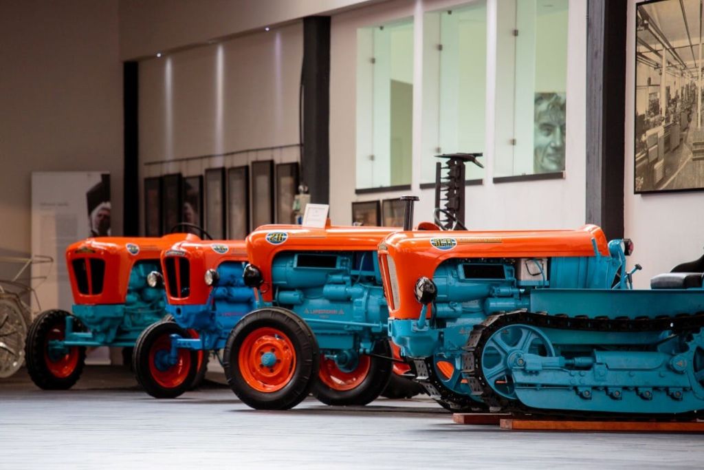 람보르기니 구형 트랙터