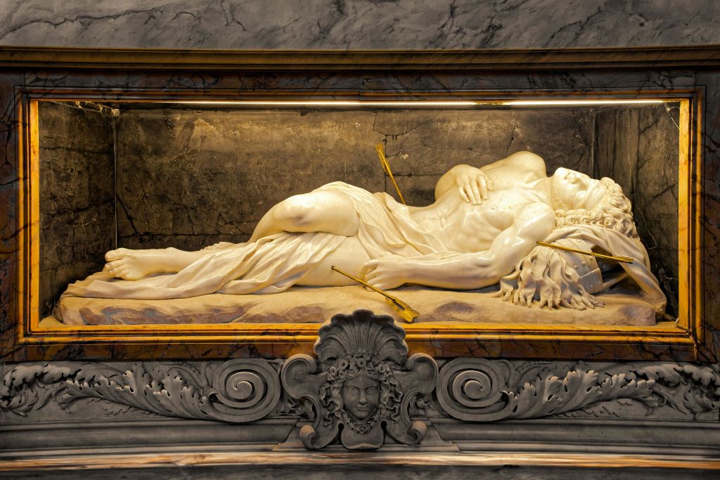 성 베드로 성당 내부의 성 세바스티안 조각상