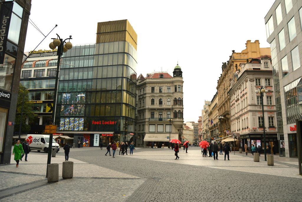 땅 밑에 묻힌 발밑에 무엇이 있는지 알아보세요.