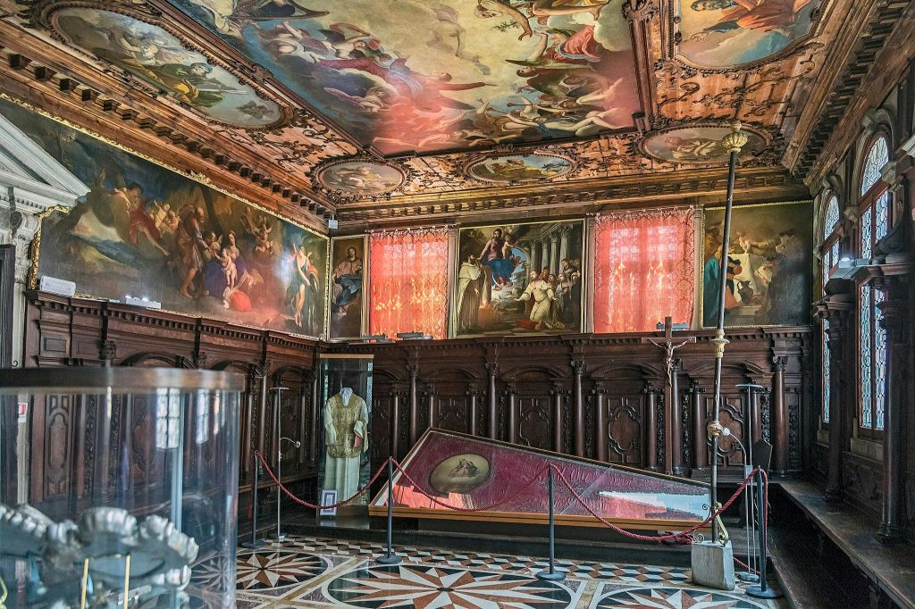 스쿠올라그란데데이카르미니