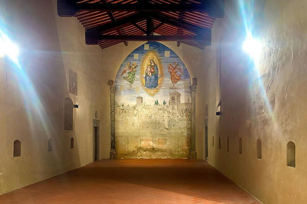 성전에서 십자가의 성모 마리아 성당