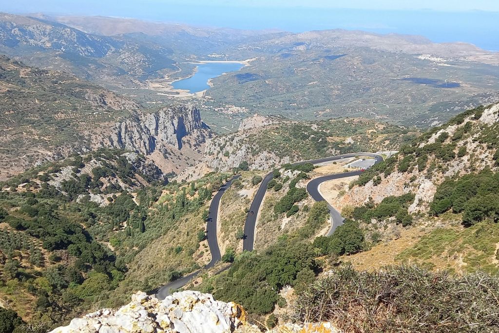 라시티 고원으로 가는 길