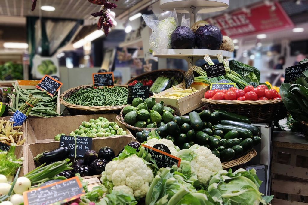 보르도의 유명한 커버 마켓 둘러보기