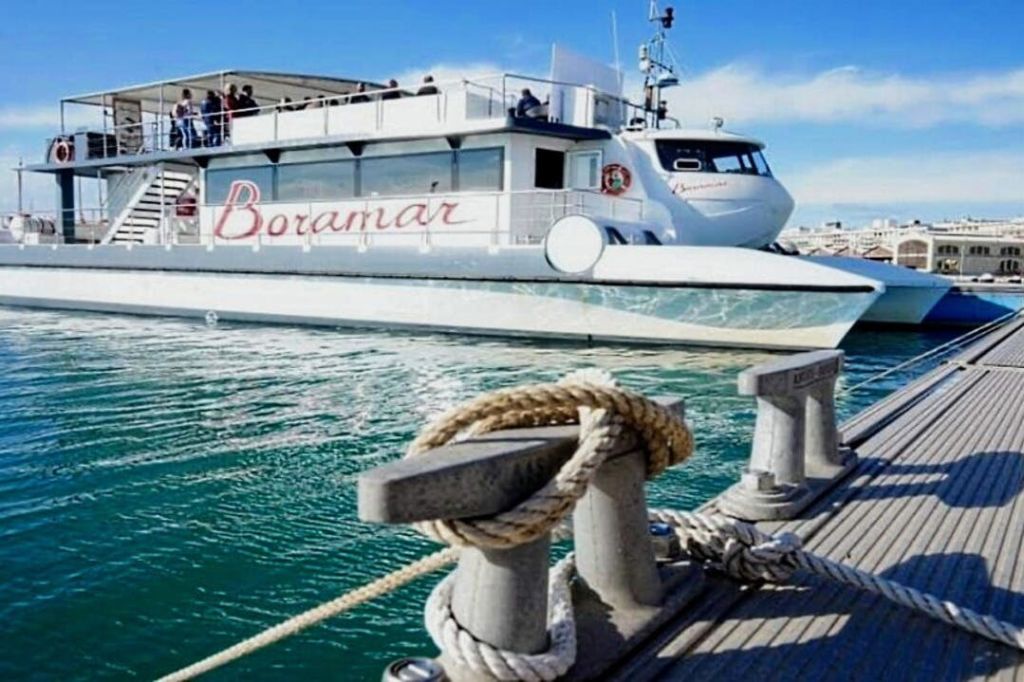 우리의 선박 "Dama de Valencia".