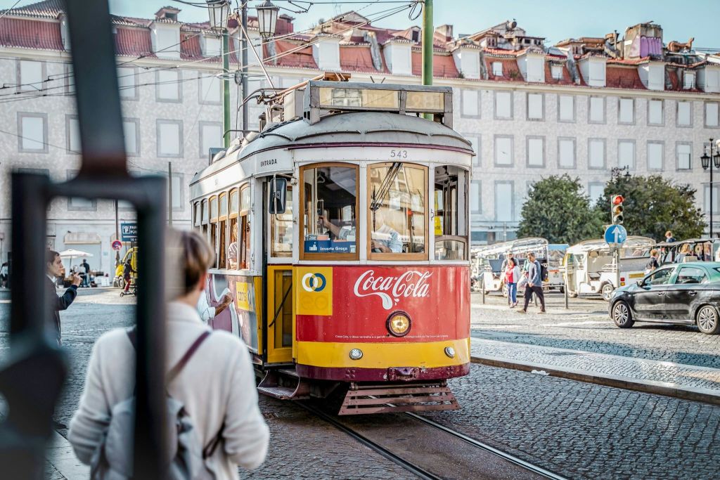 트램 28번 노선을 따라 즐기는 프라이빗 툭툭 투어