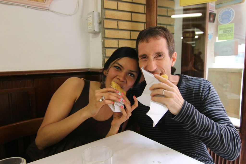 공급업체가 선호하는 로마 길거리 음식에 이빨을 가라앉히세요!