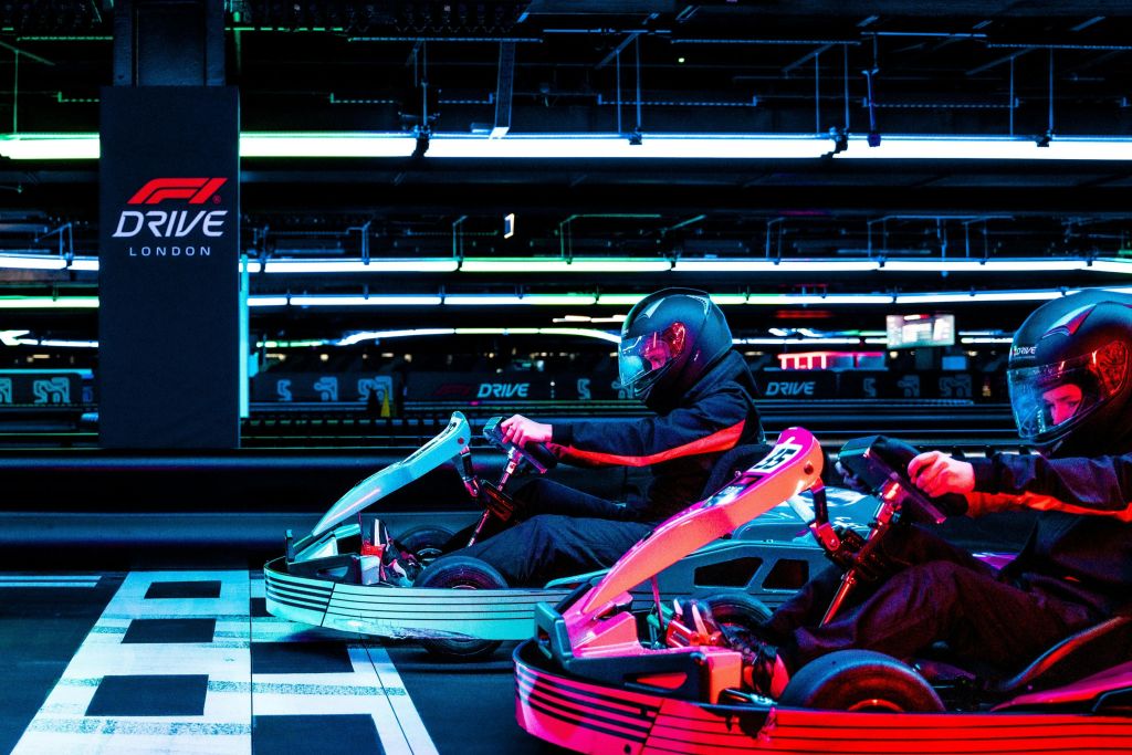 런던에서 즐기는 F1 드라이브 카트