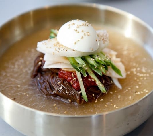 물냉면