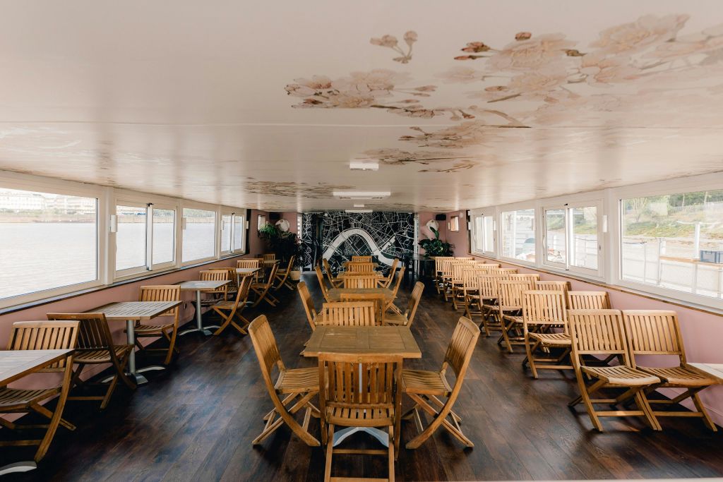 보트 LE MADDALENAINTERIOR