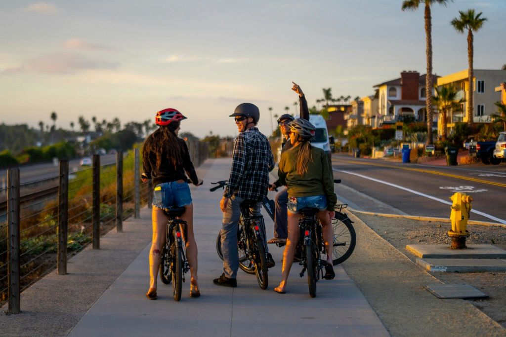 가이드와 함께하는 전기자전거 투어