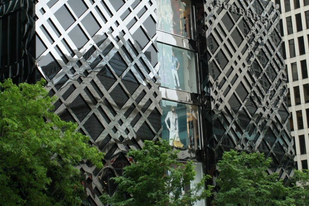 미시간 애비뉴의 버버리 스토어