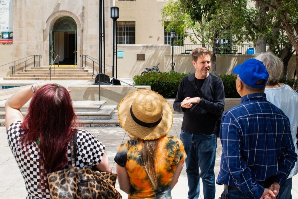 공공도서관 정면