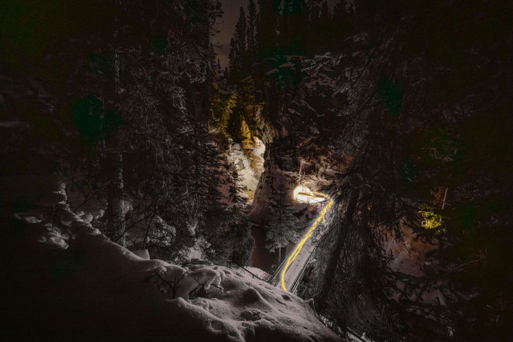 밴프 투어 - 저녁에 즐기는 존스턴 캐니언 아이스워크