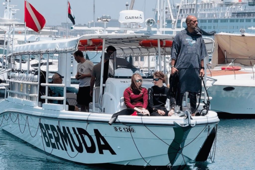 메나 포트 라시드에서 팜데이라 섬으로 출발