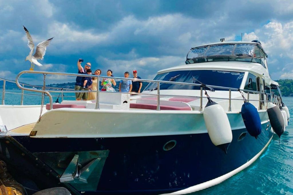 럭셔리 요트를 타고 즐기는 보스포루스 관광 크루즈