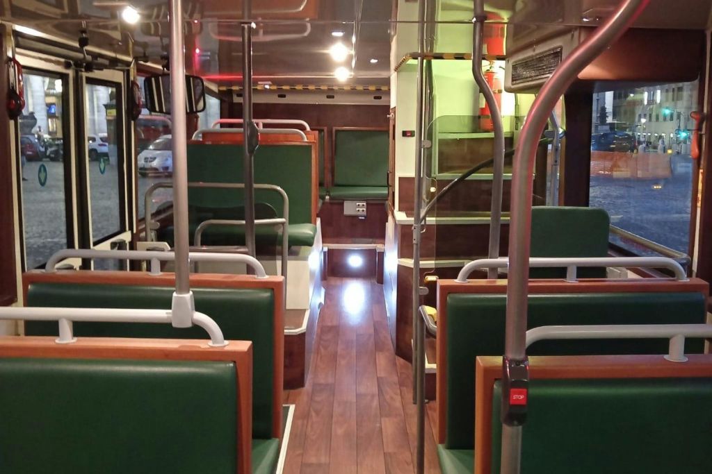 마스터 빈티지 오픈 버스 아늑한 좌석