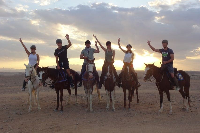 마르사알람에서 즐기는 승마 어드벤처