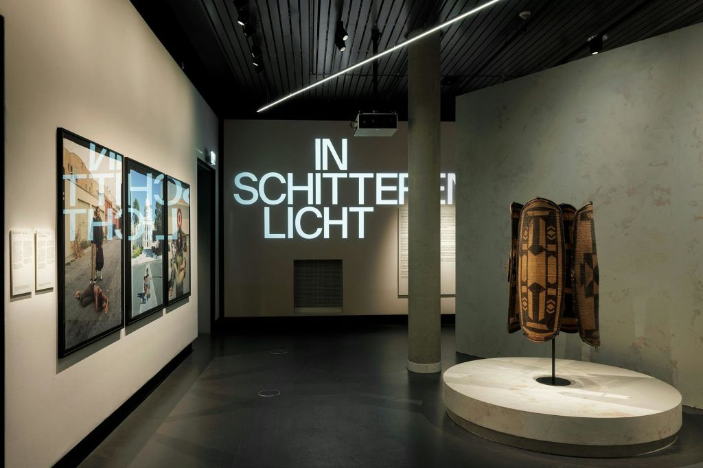 찬란한 빛 속에서