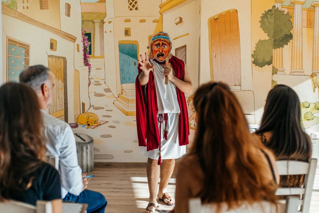 고대 그리스 살인 미스터리: 배우 엥겔로코스.