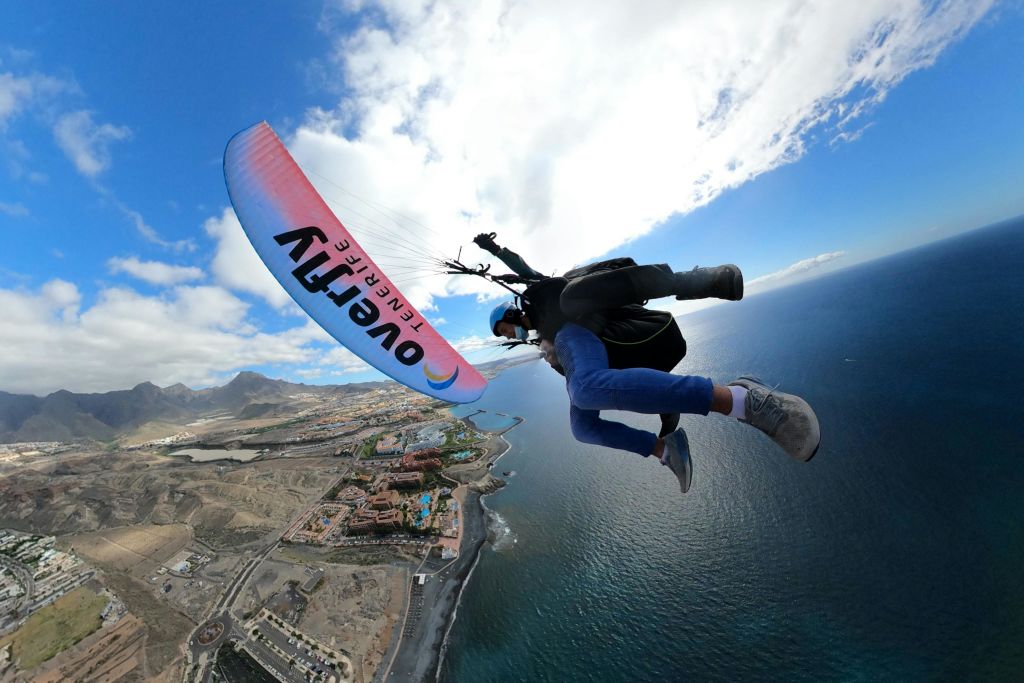 Aproximación a Costa Adeje en Parapente