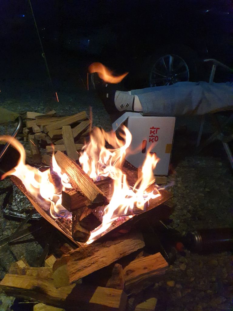 평화로운 불멍의 시간. (불 보면서 멍 때리기)