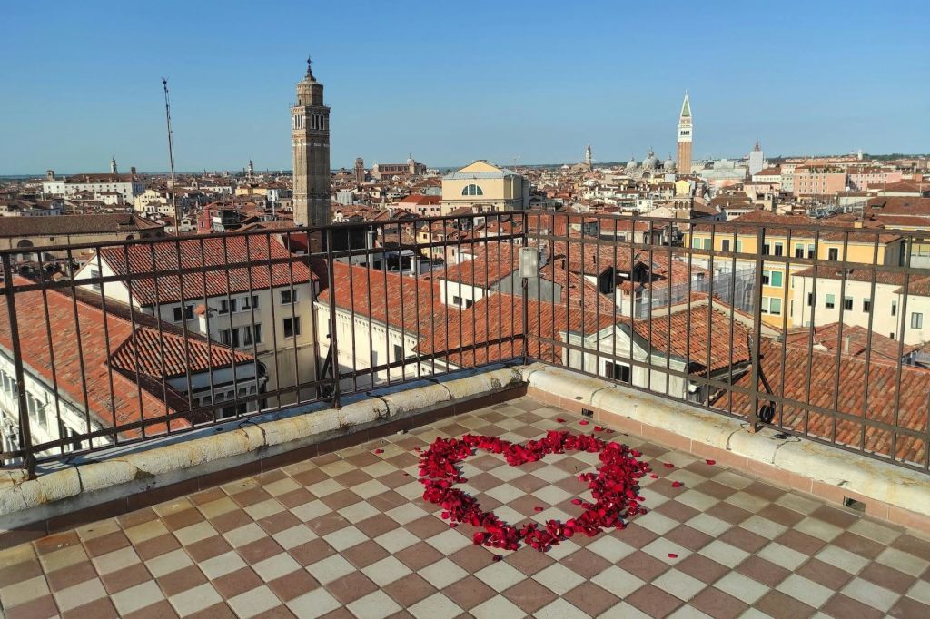 피사니 궁전 테라스와 산마르코