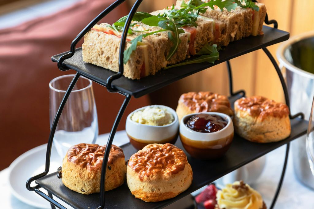 내셔널 갤러리 하이라이트 투어와 애프터눈 티 즐기기