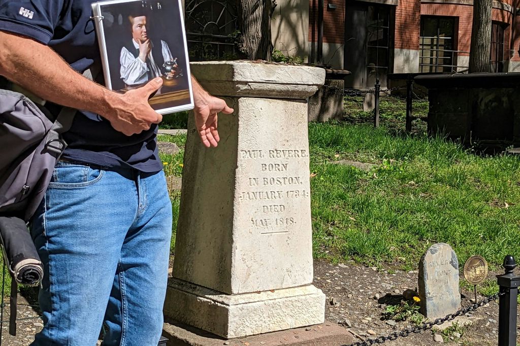 곡창 묘지에 있는 폴 리비어의 무덤